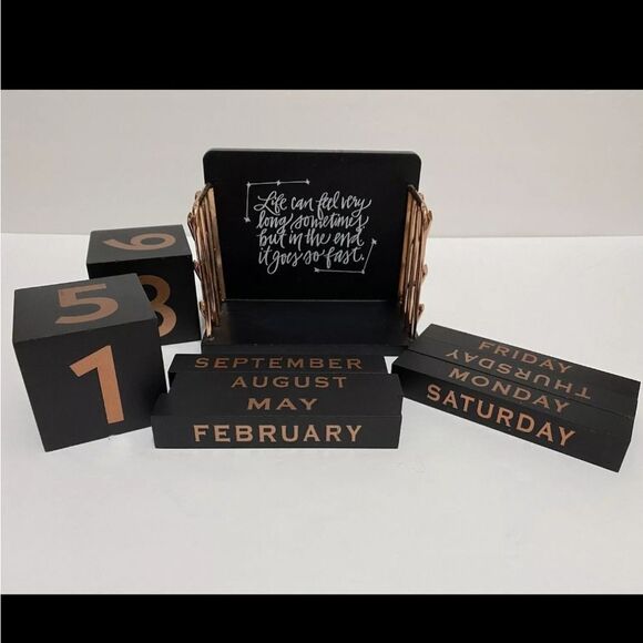 Owlcrate Addie's perpetual wooden calendar - Picture 1 of 11